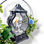 znicz kochanym rodzicom z kwiatami srebro