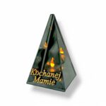 Znicz-Piramida-LED-3D-NAPIS-MAMA-ZLOTY.j