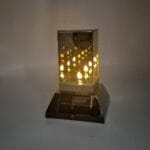 Ekskluzywny znicz solarny szklany 3d kwadratowy bez napisu efekt lustrzanej głębi Solaris.