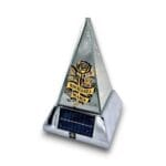 Szklany znicz solarny led 3d piramida złota z różą i dedykacją Kochanej Mamie Babci Dziadkowi.
